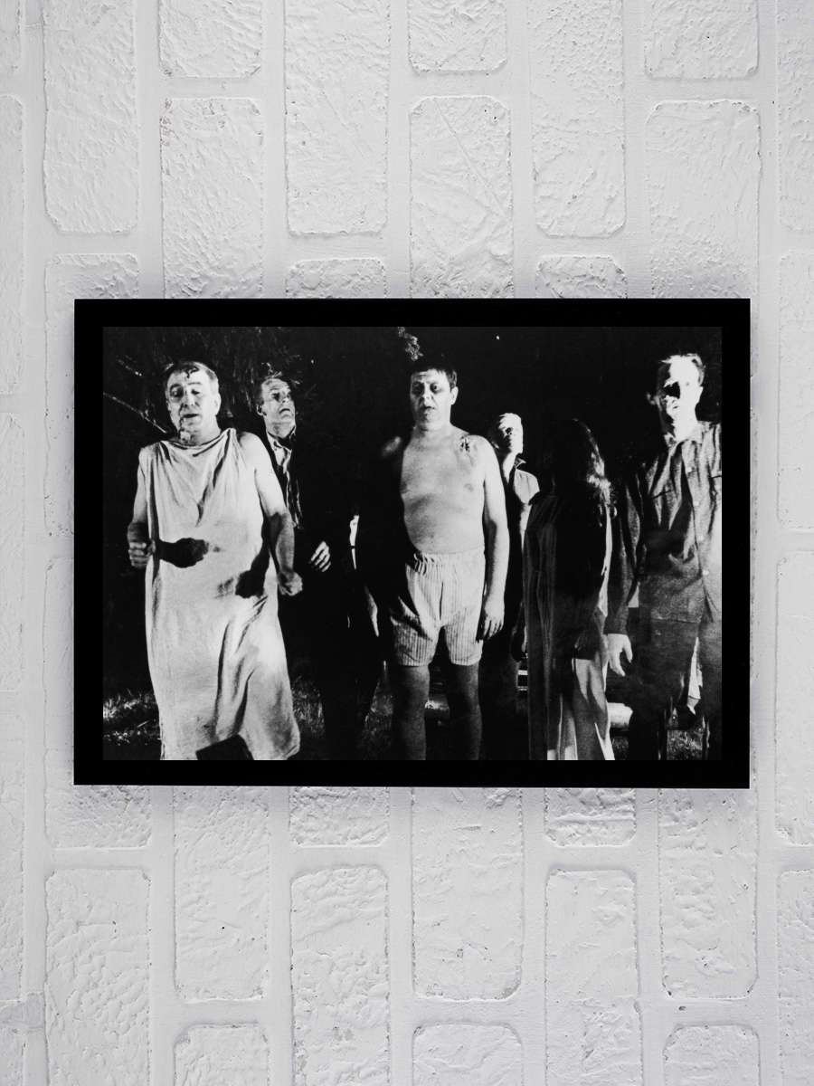 Yaşayan Ölülerin Gecesi - Night of the Living Dead Film Tablo Siyah Çerçeveli Film Poster Afiş Tablo