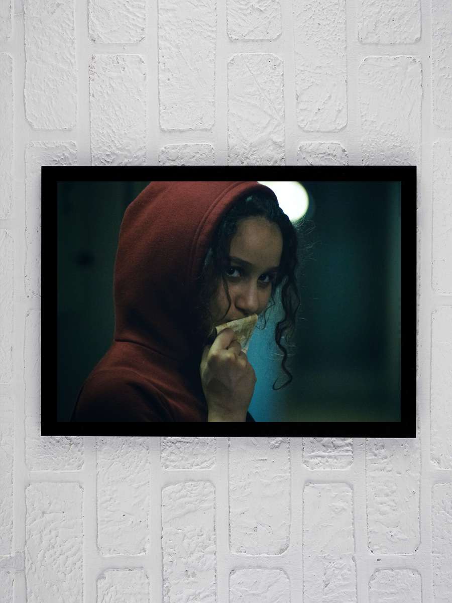 Dünya - Divines Film Tablo Siyah Çerçeveli Film Poster Afiş Tablo