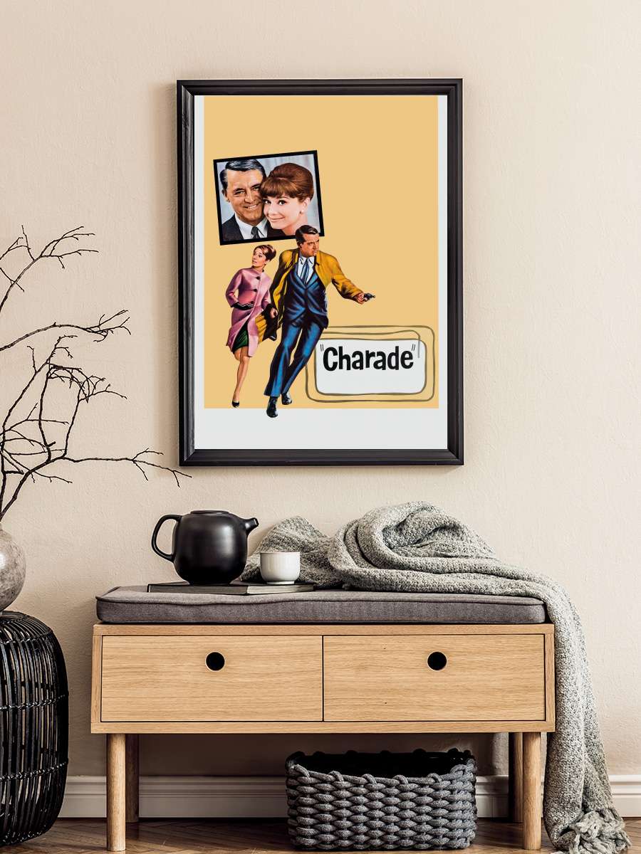 Öldüren Şüphe - Charade Film Tablo Siyah Çerçeveli Film Poster Afiş Tablo