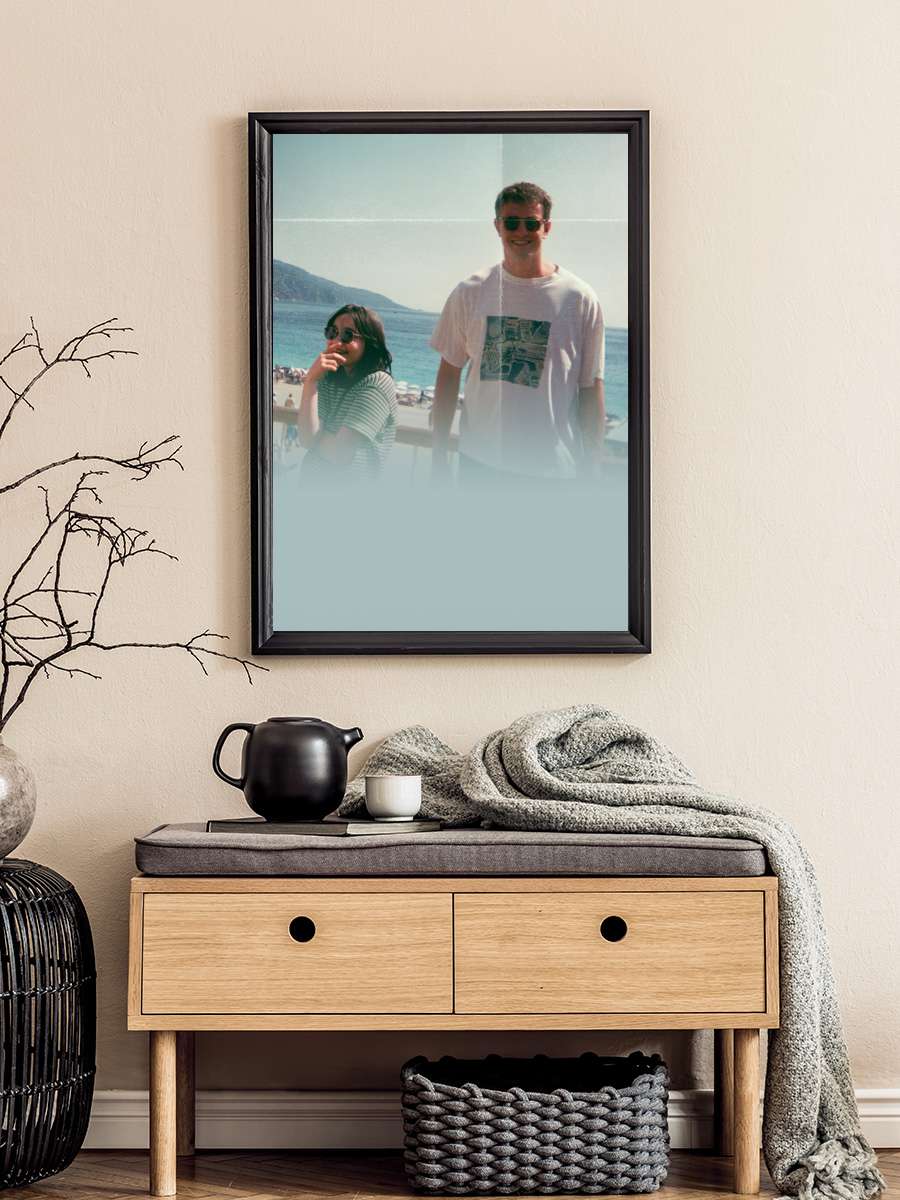 Güneş Sonrası - Aftersun Film Tablo Siyah Çerçeveli Film Poster Afiş Tablo