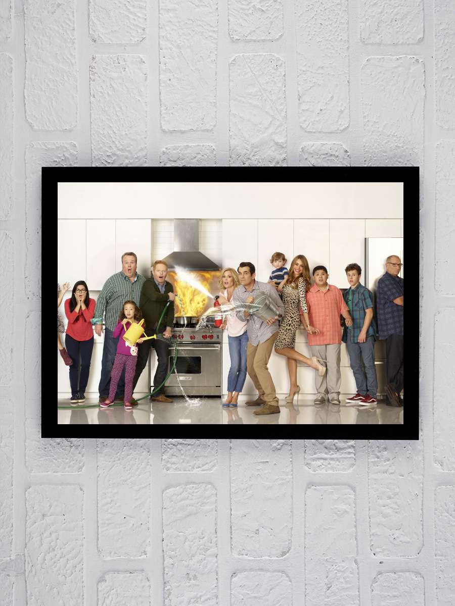 Modern Family Dizi Tablo Siyah Çerçeveli Dizi Poster Duvar Tablo